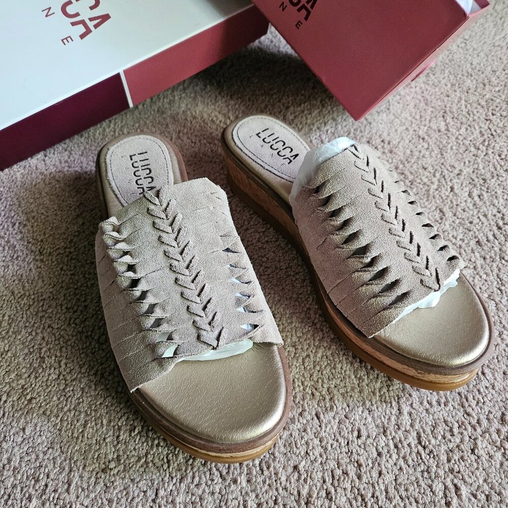 Lucca Lane Brand New Suede Sandals Tan/ Taupe.